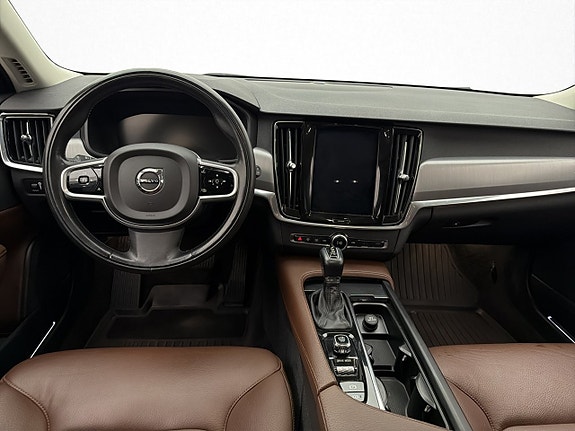 Volvo V90 10 of 30