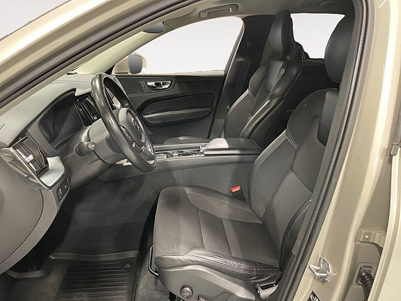 Volvo XC60 9 of 23
