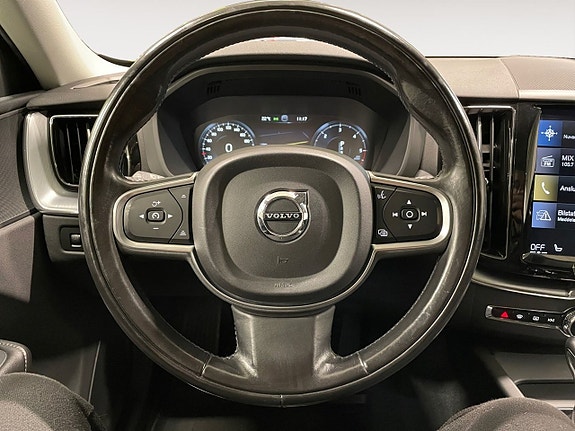 Volvo XC60 13 of 23