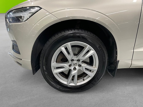 Volvo XC60 8 of 23