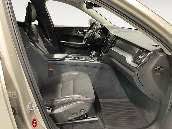 Volvo XC60 15 of 23