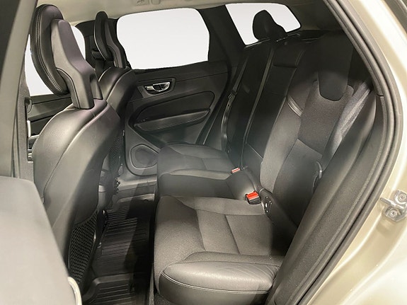 Volvo XC60 14 of 23