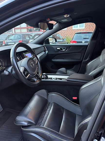 Volvo V60 14 of 29