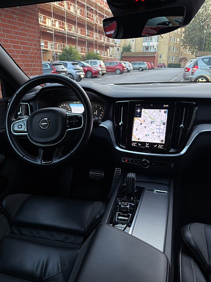 Volvo V60 11 of 29