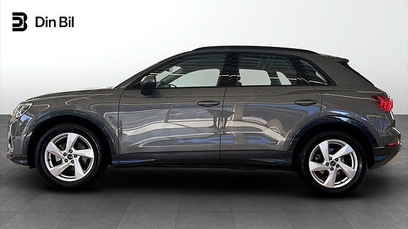 Audi Q3 2 of 14