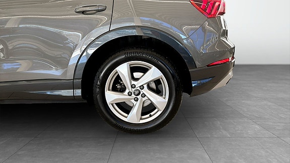 Audi Q3 6 of 14