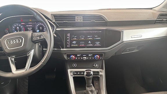 Audi Q3 12 of 14