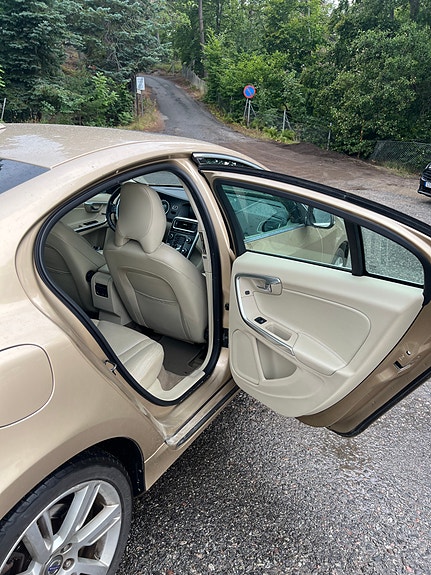 Volvo S60 4 of 7