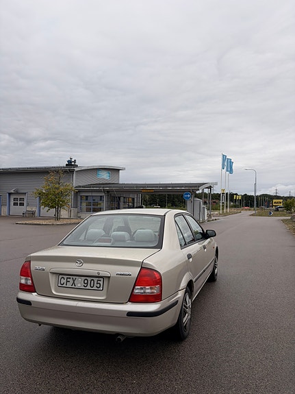 Mazda 323S 4 of 4