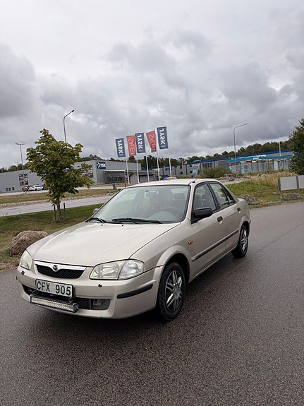 Mazda 323S 2 of 4