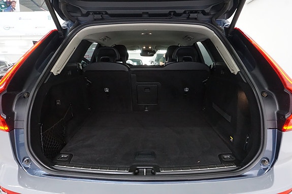 Volvo XC60 8 of 27