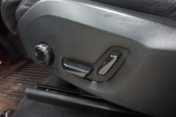 Volvo XC60 23 of 27