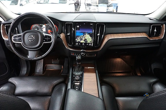 Volvo XC60 11 of 27