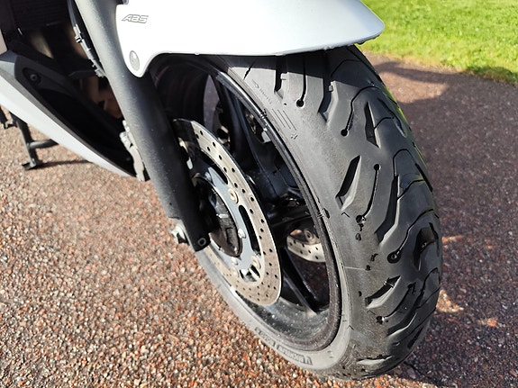 Yamaha XJ6 Diversion F 7 of 10