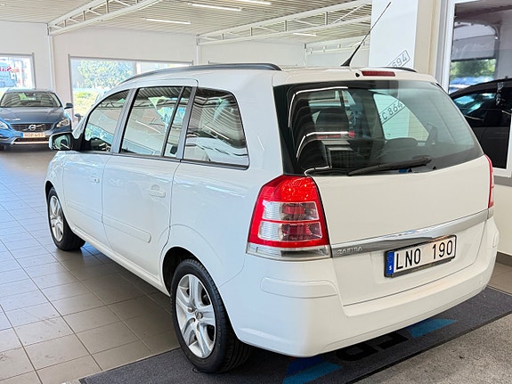 Opel Zafira 10 of 12