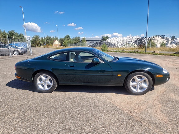 Jaguar XK 6 of 22