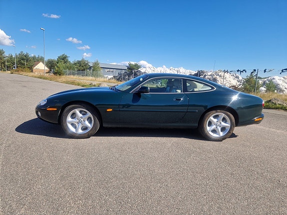 Jaguar XK 8 of 22