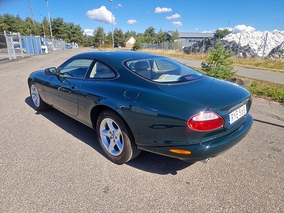 Jaguar XK 2 of 22