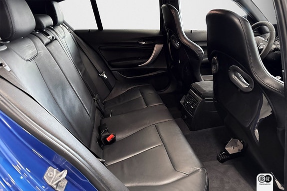 BMW M140i 9 of 20