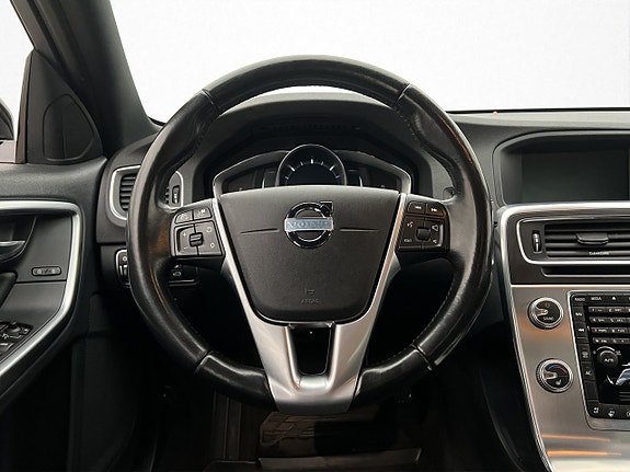 Volvo S60 Cross Country 11 of 29
