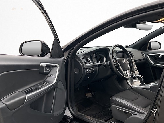 Volvo S60 Cross Country 8 of 29