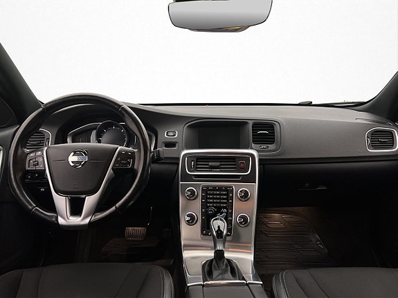 Volvo S60 Cross Country 10 of 29