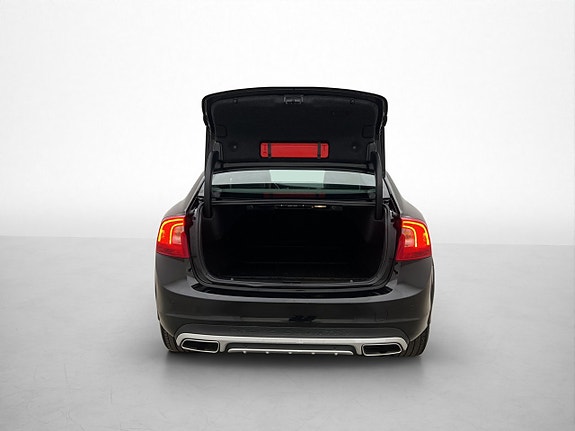 Volvo S60 Cross Country 24 of 29
