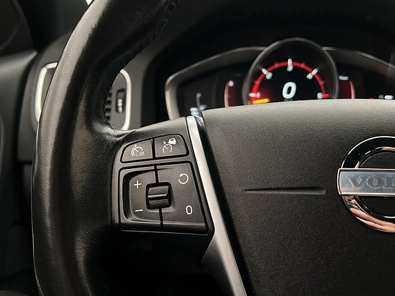 Volvo S60 Cross Country 12 of 29