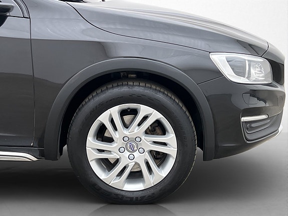 Volvo S60 Cross Country 29 of 29
