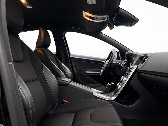 Volvo S60 Cross Country 22 of 29