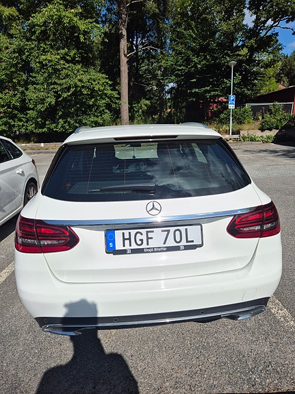 Mercedes-Benz C220 3 of 10