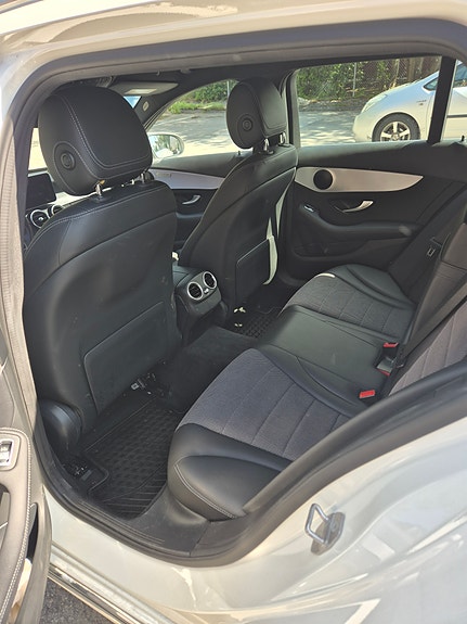 Mercedes-Benz C220 5 of 10