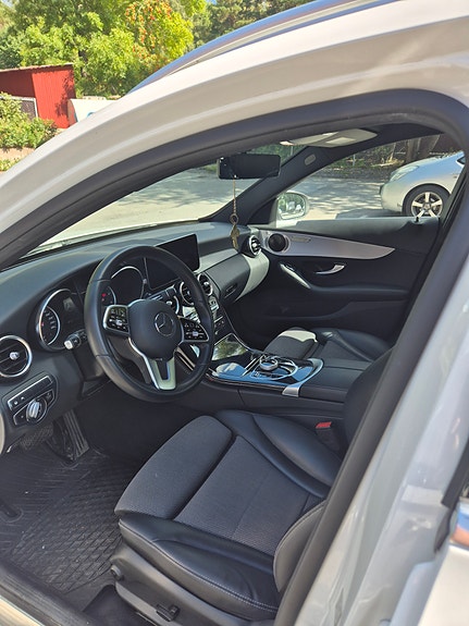 Mercedes-Benz C220 6 of 10