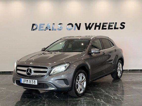 Mercedes-Benz GLA200 4 of 26