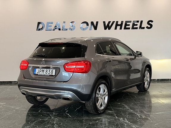 Mercedes-Benz GLA200 6 of 26