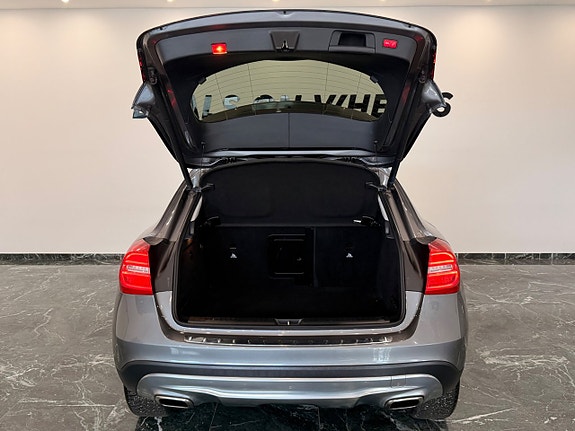 Mercedes-Benz GLA200 9 of 26