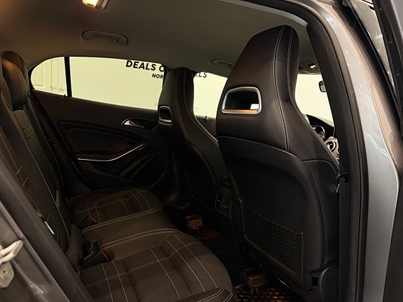 Mercedes-Benz GLA200 16 of 26
