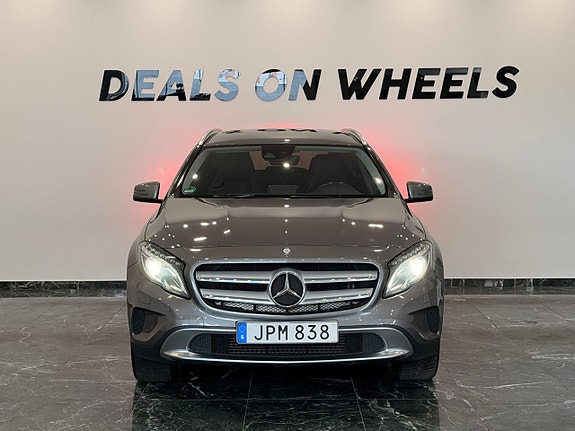 Mercedes-Benz GLA200 7 of 26