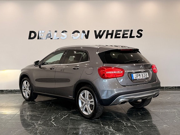 Mercedes-Benz GLA200 5 of 26
