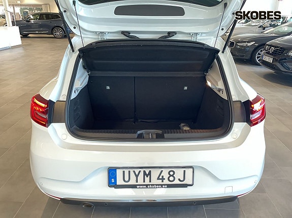 Renault Clio 16 of 19