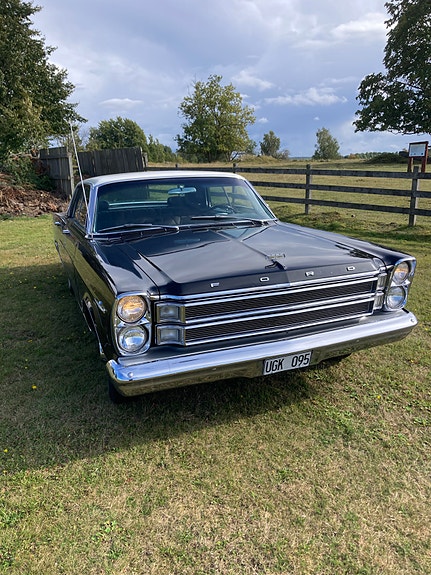 Ford LTD 3 of 5