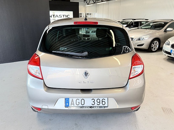 Renault Clio 8 of 18