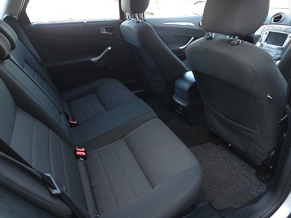 Ford Mondeo 10 of 12