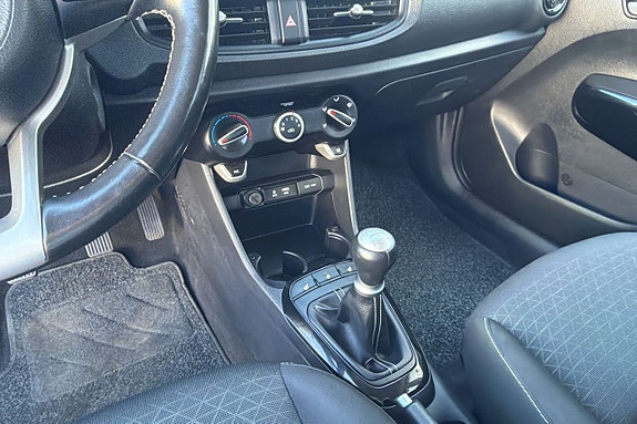 Kia Picanto 13 of 21