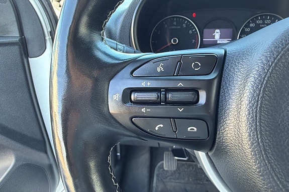 Kia Picanto 16 of 21