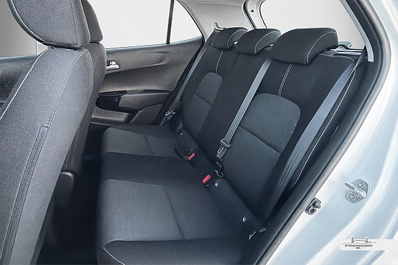 Kia Picanto 10 of 21