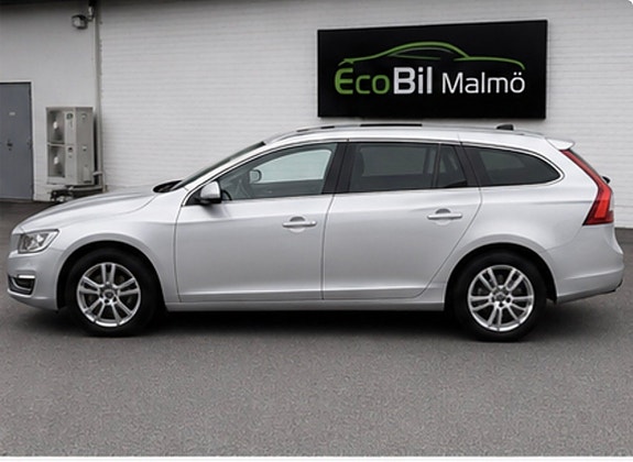 Volvo V60 2 of 15