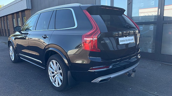 Volvo XC90 3 of 22