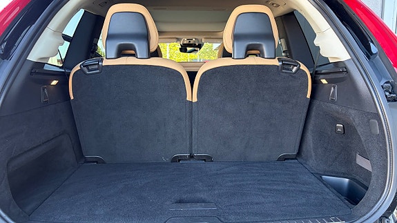 Volvo XC90 13 of 22