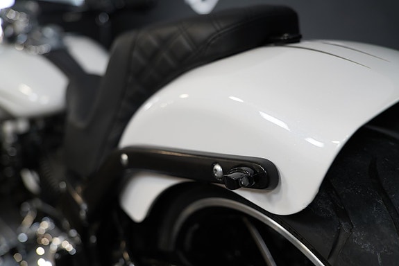 Harley-Davidson FXSB Breakout Vance & Hines 11 of 14